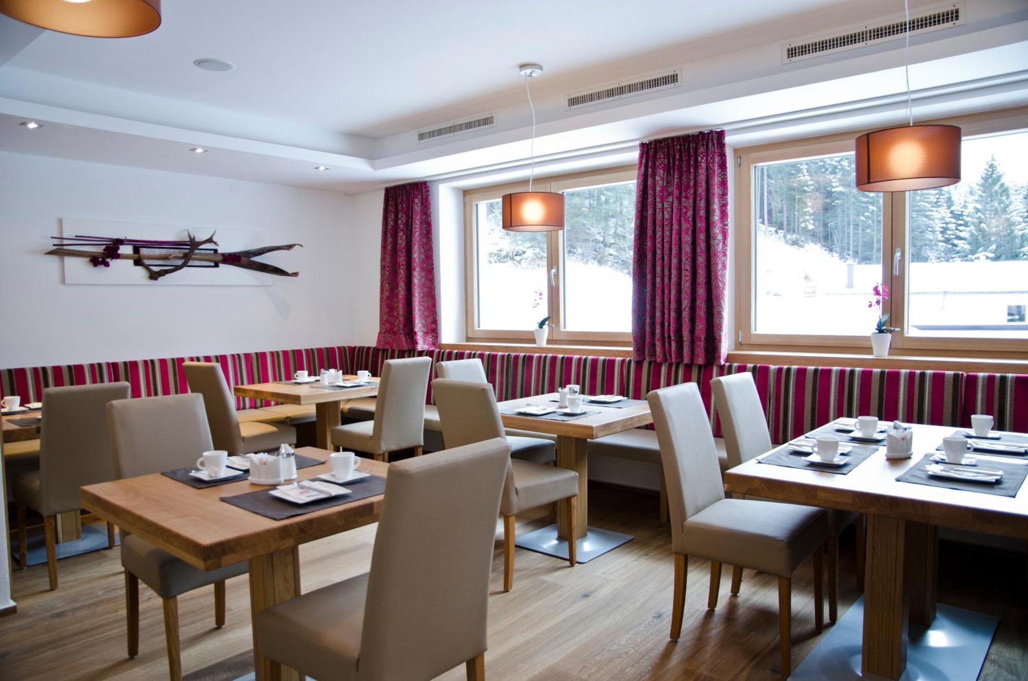 Garni Alpenland 4*